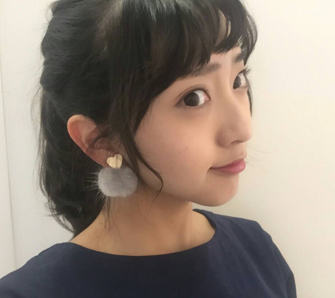 清潔感と品のあるお嬢様風の藤本万梨乃画像