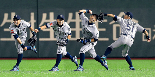 イチローのレーザービーム画像