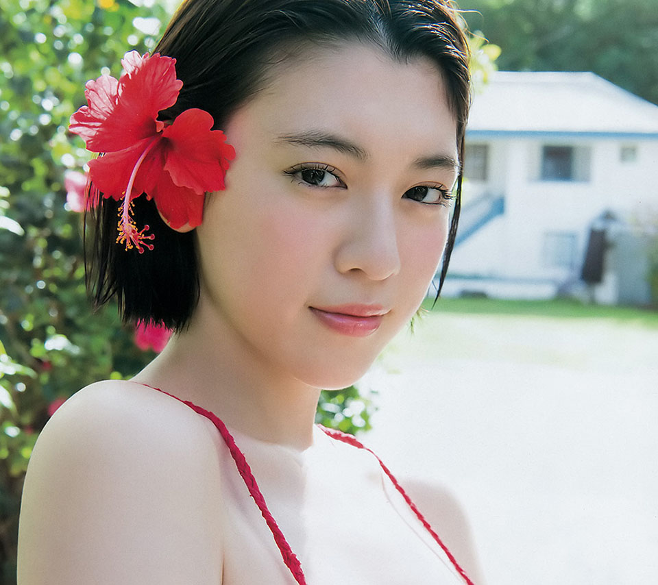 京本大我の彼女と噂の三吉彩花